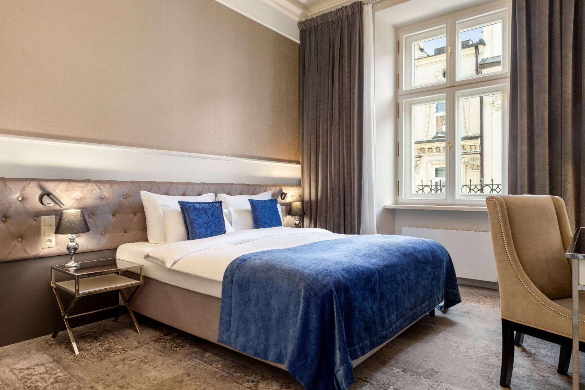 Wyndham Grand Old Town Hotel 5*