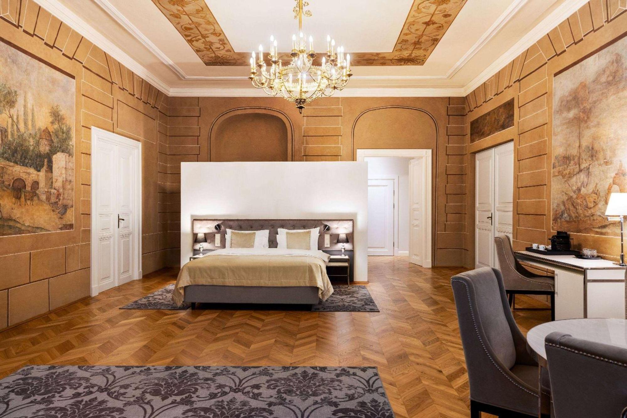 Hotel Wyndham Grand Old Town